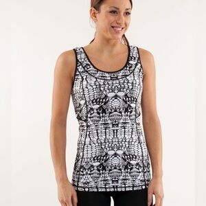 Black and White Patterned Women's Top